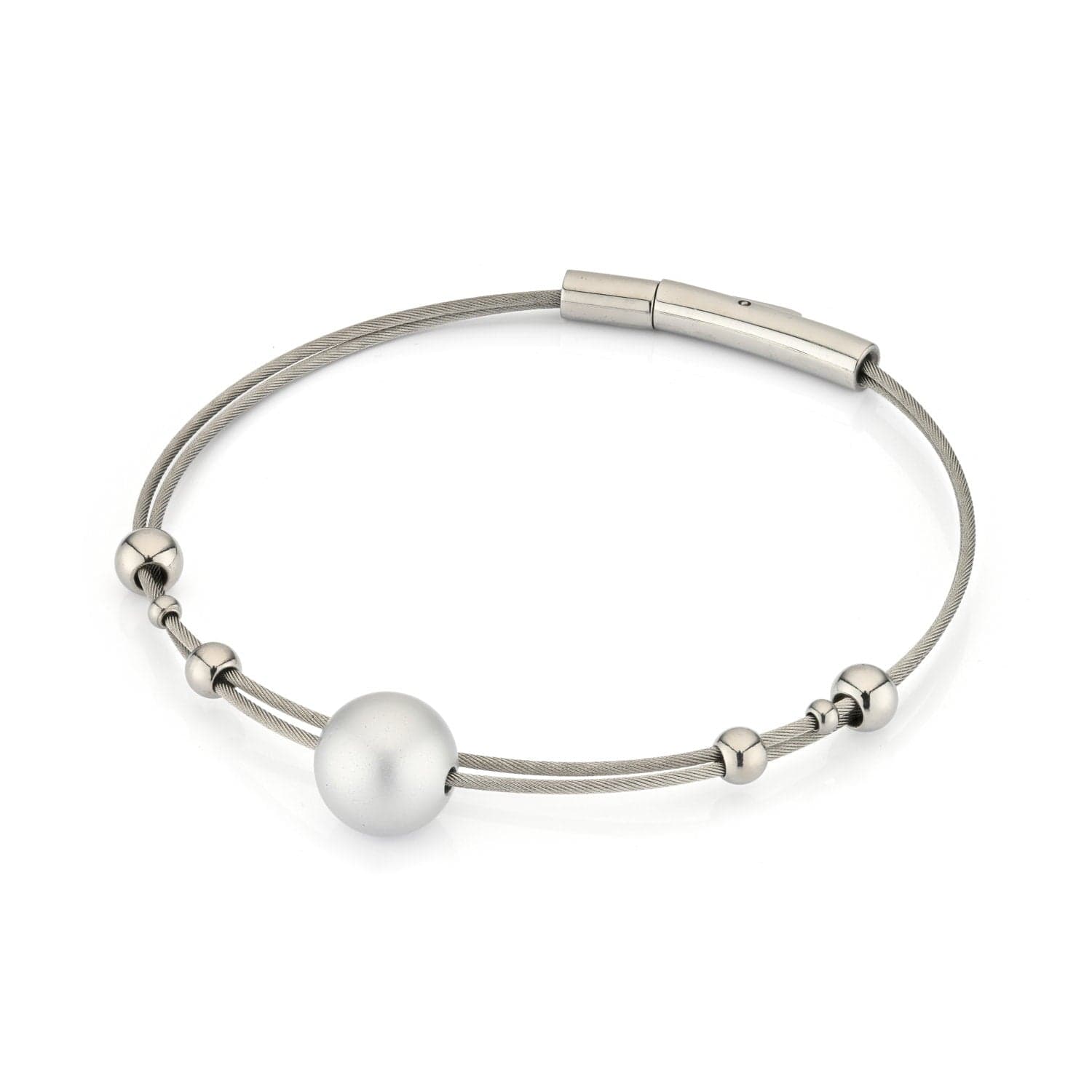 Bracelet with silver-colored beads A274
